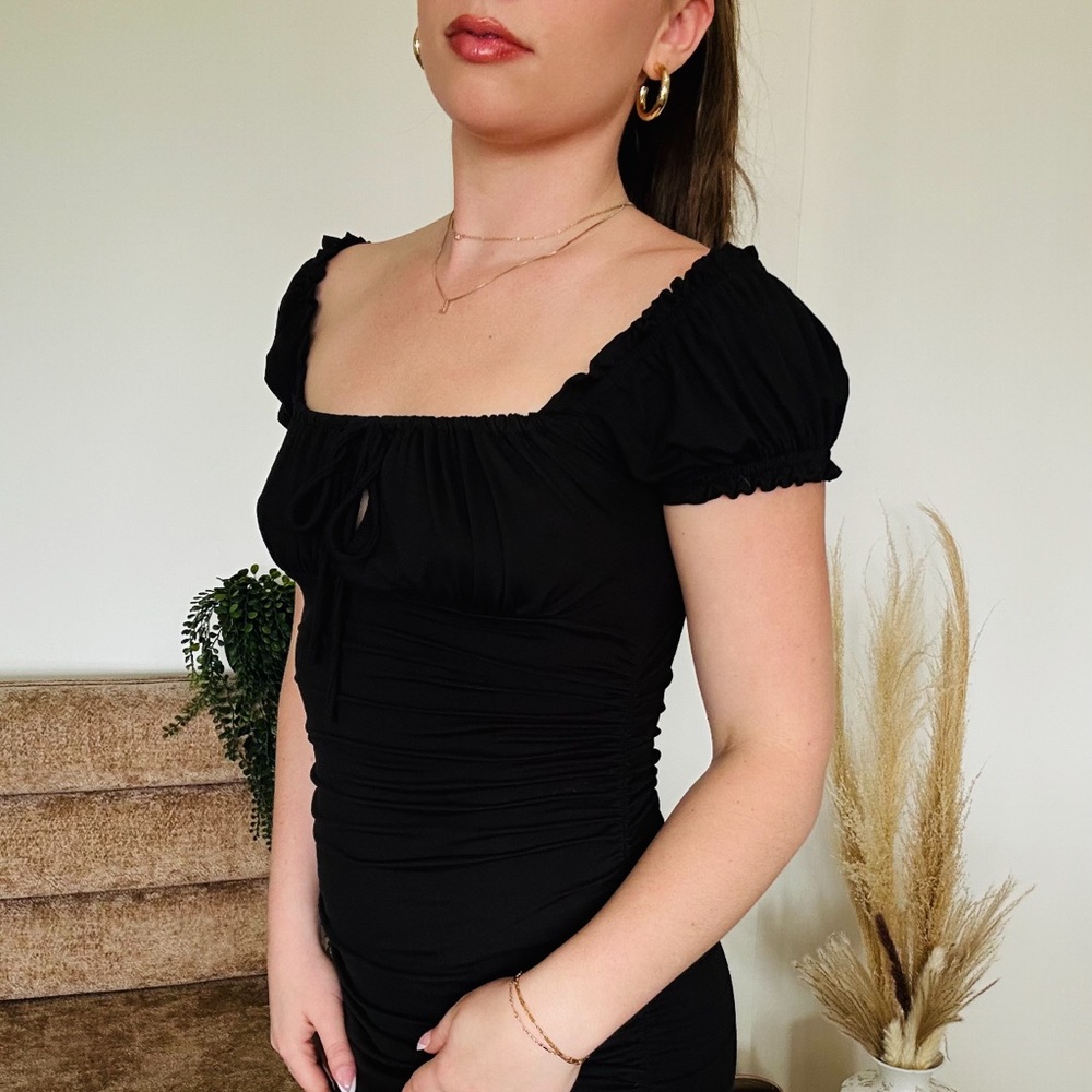 Simple little black dress🖤🦋